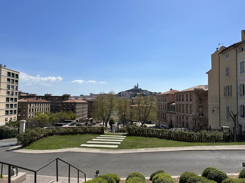 Découvrir Marseille depuis le port de croisière avec un chauffeur VTC en minivan ou en berline