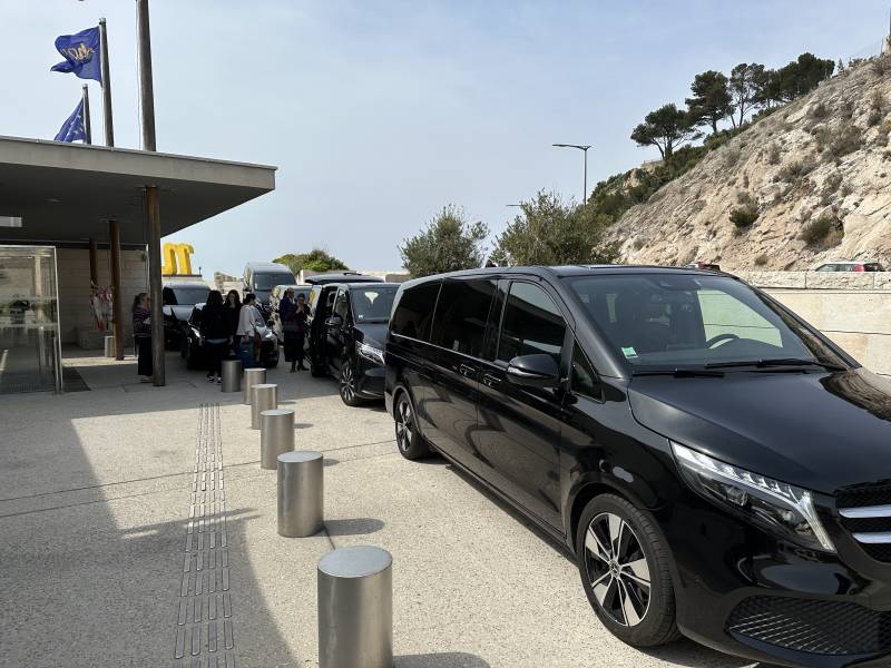 mise à disposition chauffeur vtc ou taxi privé Marseille Aix en Provence 